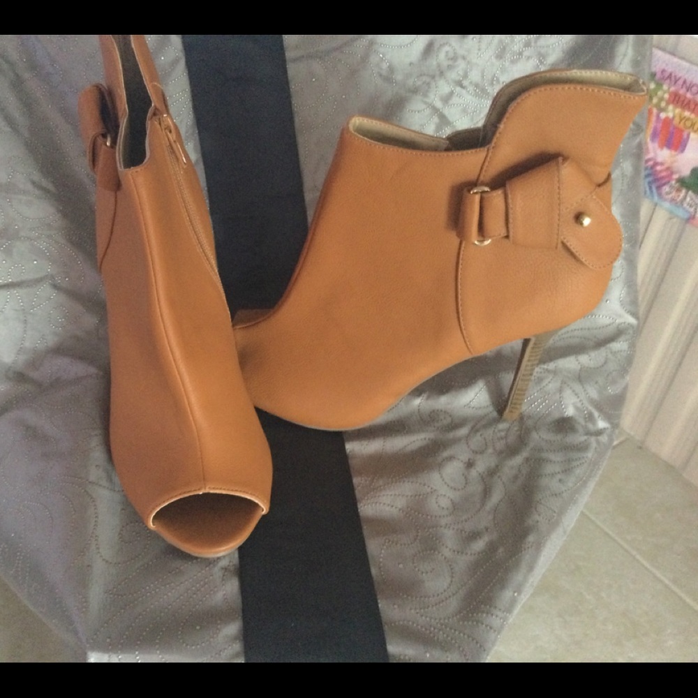 Rust high heel open toe bootie/shoe